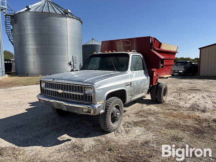 1982-chevrolet-k30-4x4-feed-truck-image-1