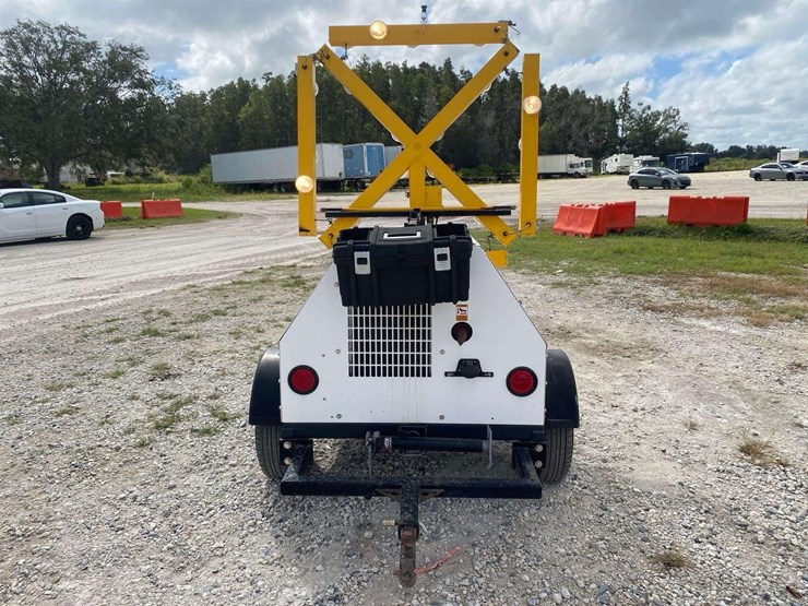 2013-magnum-power-mlg08-towable-runway-closure-marker-light-tower-image-13