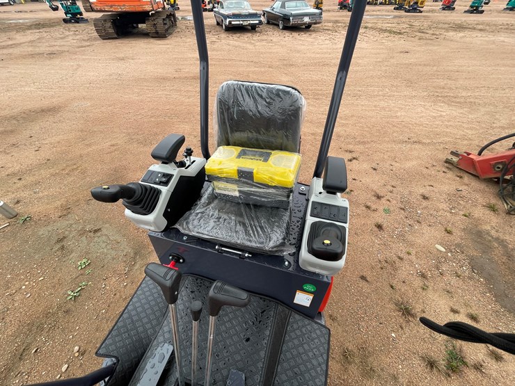 #1692-•-agt-mx15rx-mini-excavator-image-17