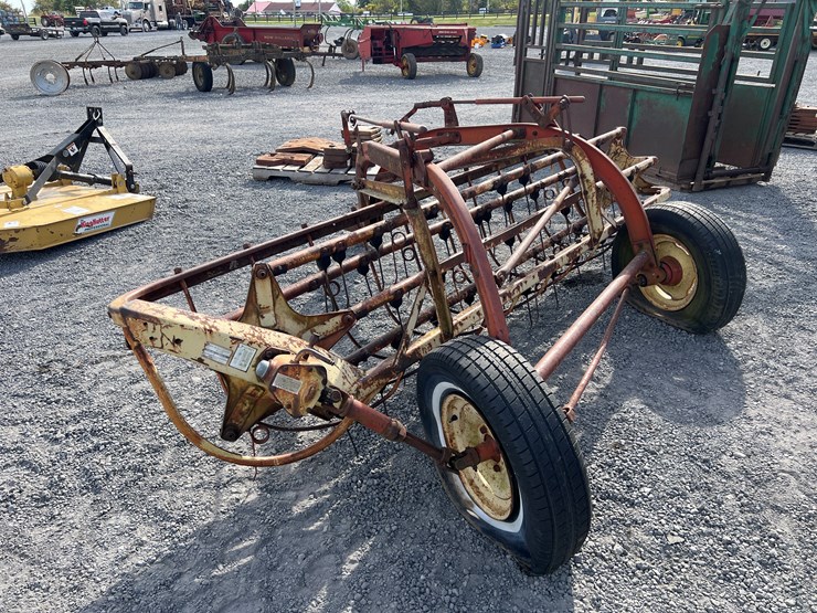 new-holland-258-image-3