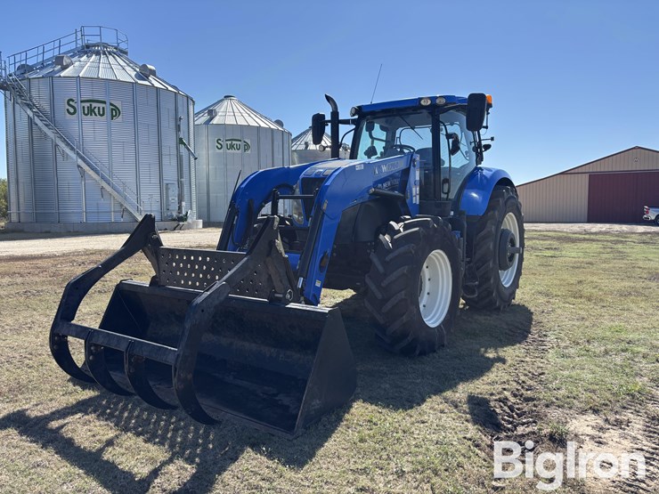 2014-new-holland-t7.210-image-1