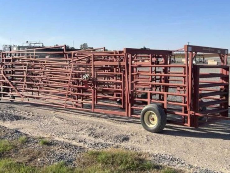 diamond-w-wheel-corral-image-1