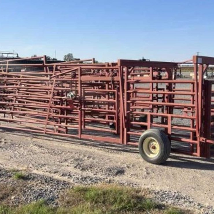 Diamond W Wheel Corral