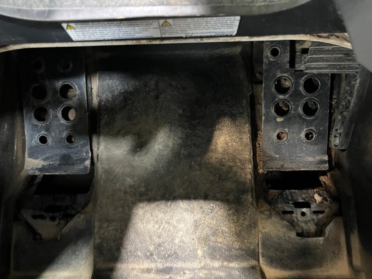 2023-bobcat-t770-image-32