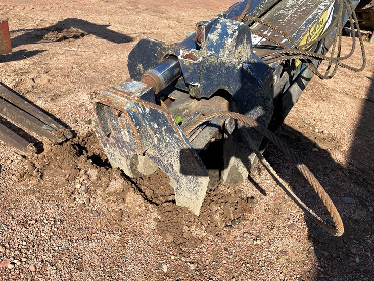 #3346-•-jlg-110-35-telescoping-crane-image-6