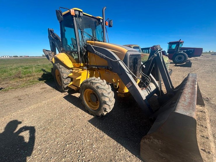 2004-volvo-bl70-image-9