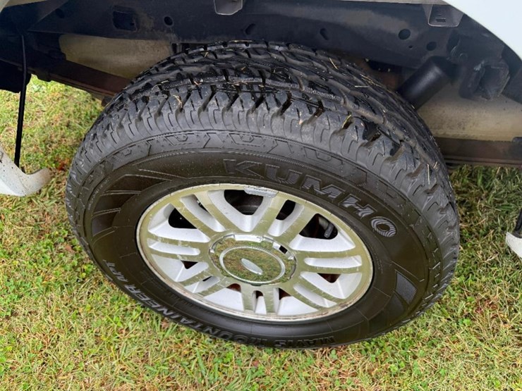 2011-ford-f150-lariat-image-29