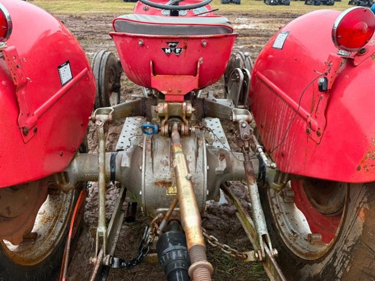 massey-ferguson-135-image-4