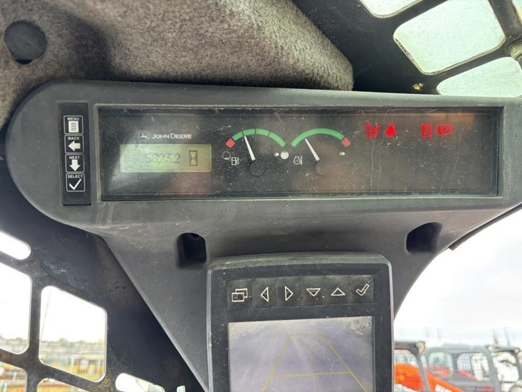 2019-deere-325g-image-33