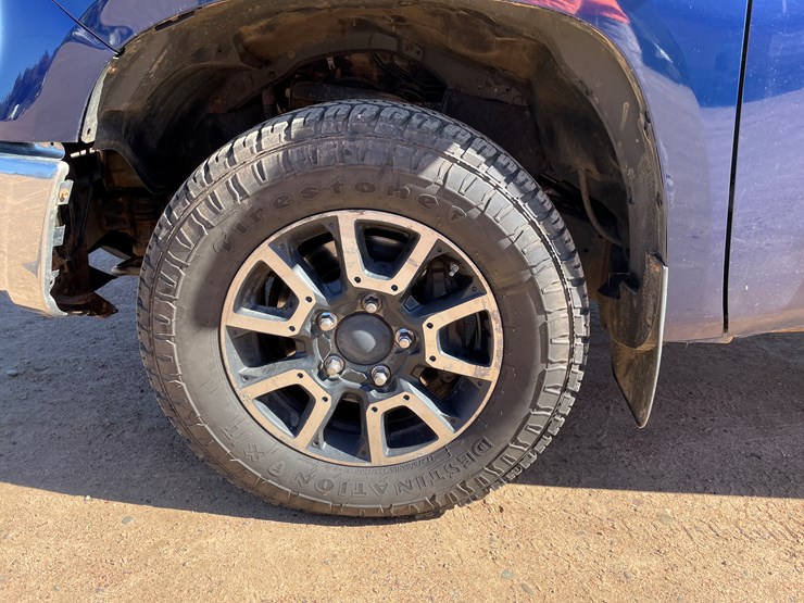 2015-toyota-tundra-sr5-image-17