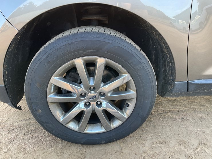 2013-ford-edge-image-17