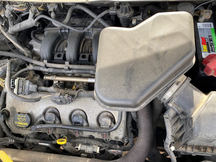 2010-ford-edge-image-39