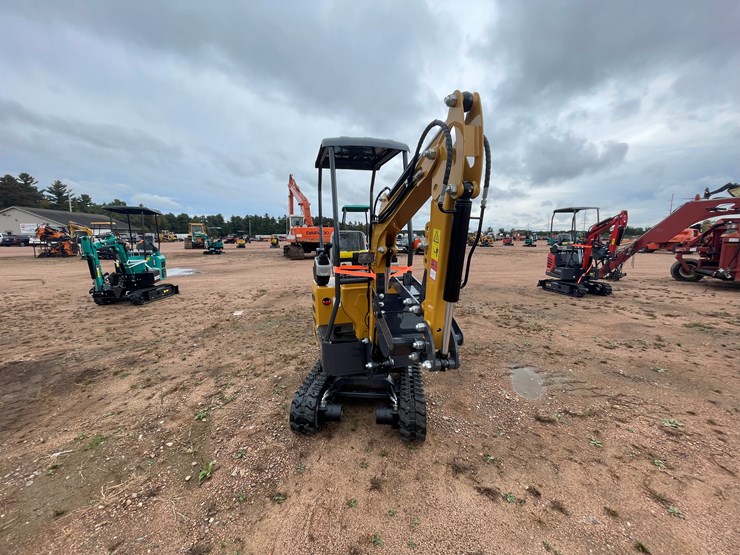 #1695-•-agt-mx12rx-mini-excavator-image-2