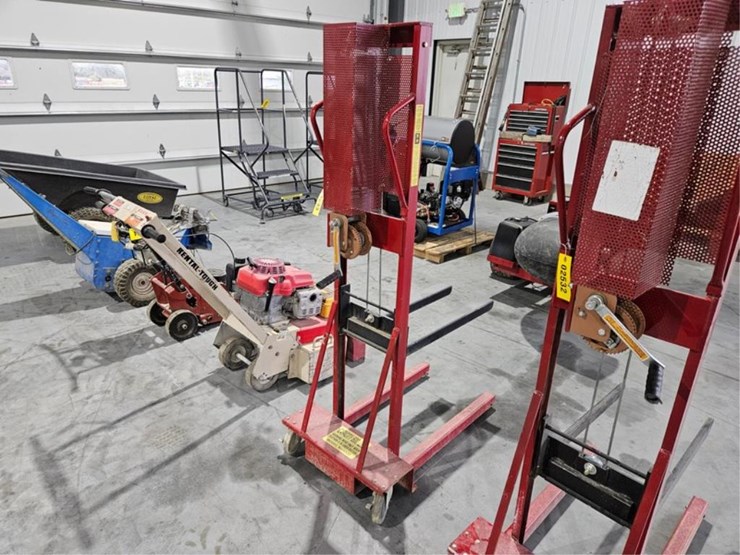 #2533-•-dayton-mh1000-material-handler-lift-image-4