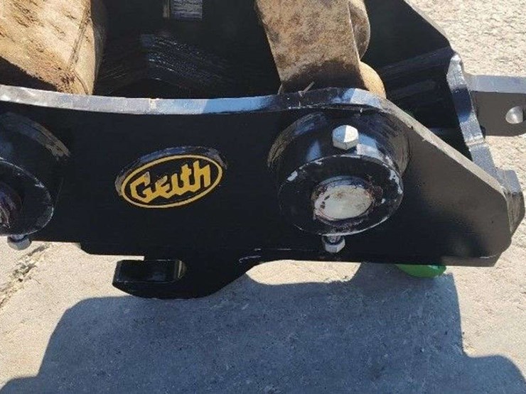 2019-caterpillar-325f-image-36