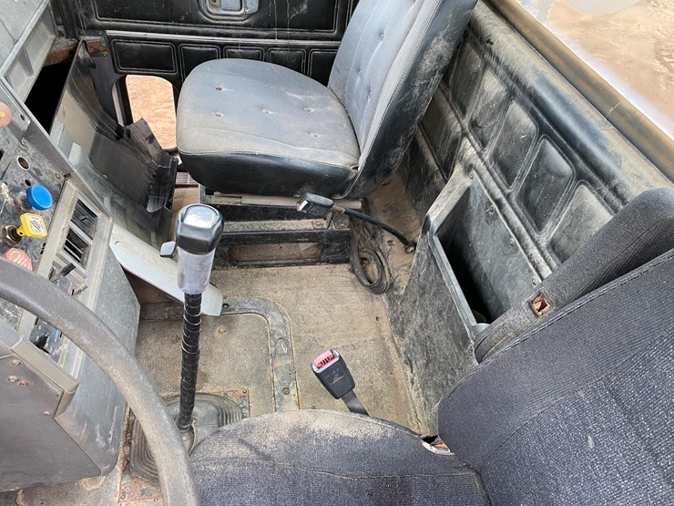 1993-mack-ch613-image-22