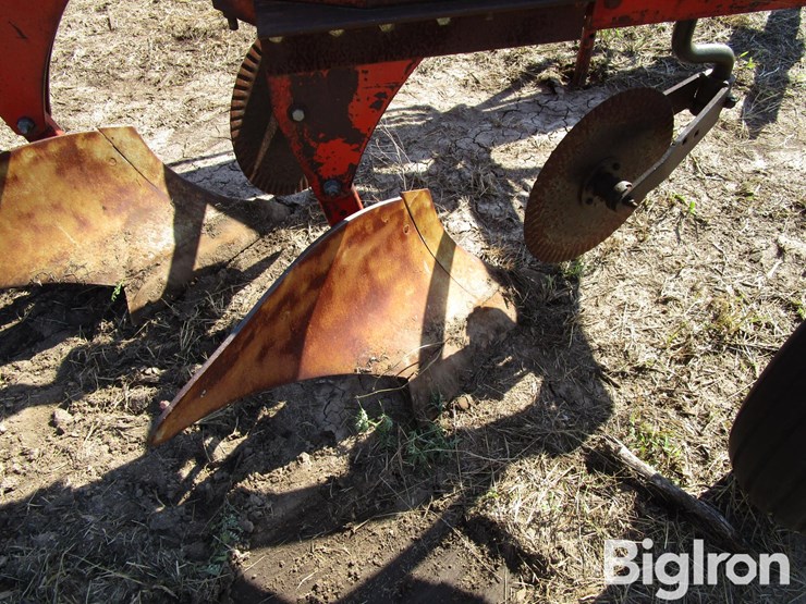 case-6x16-semi-mounted-plow-image-14