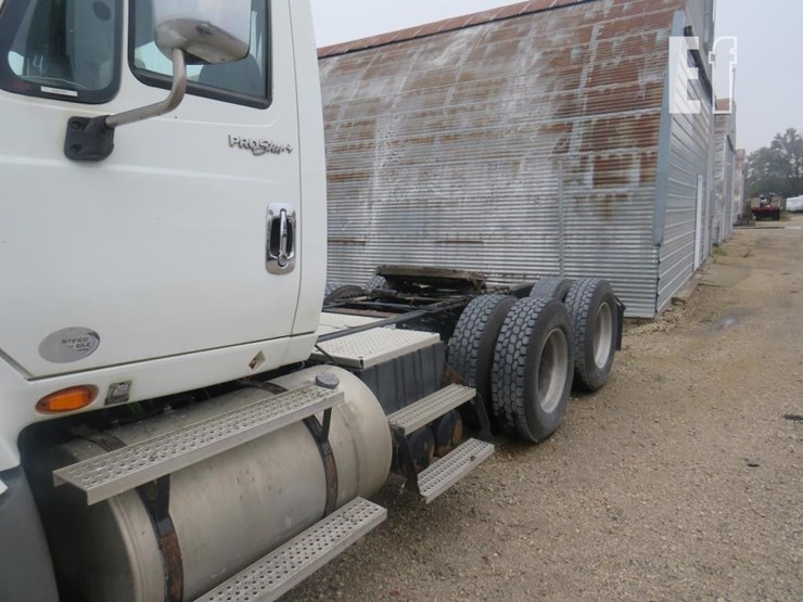 2013-international-prostar-image-2