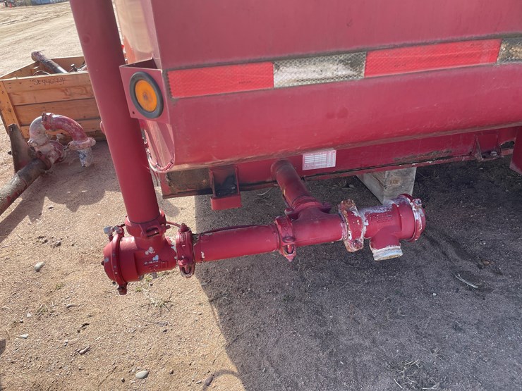 #3370-•-dust-control-5,200-gallon-water-truck-18'-tank-image-11