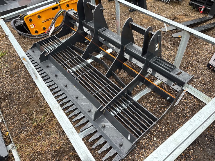 #71-•-skid-steer-78”-leveler-image-1