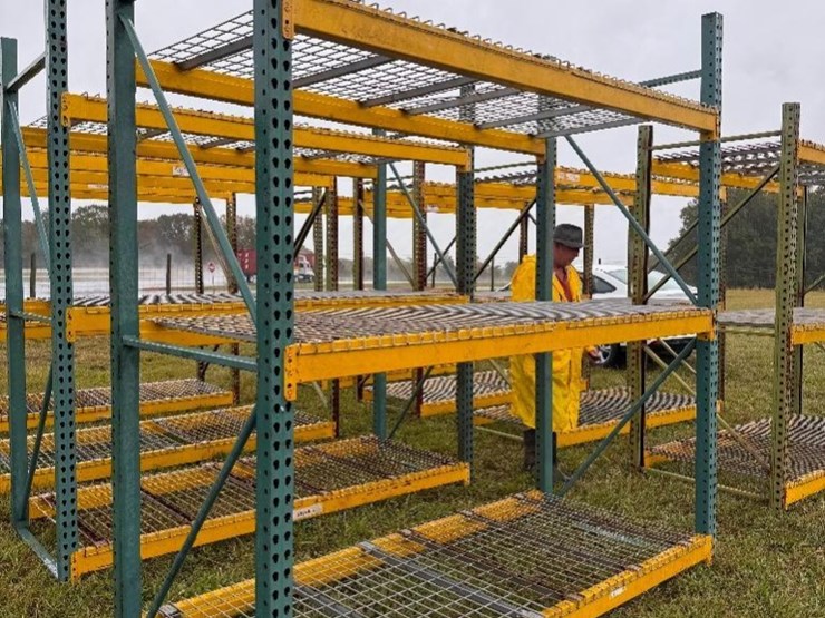 pallet-shelving-(42"x102"x9')-image-2