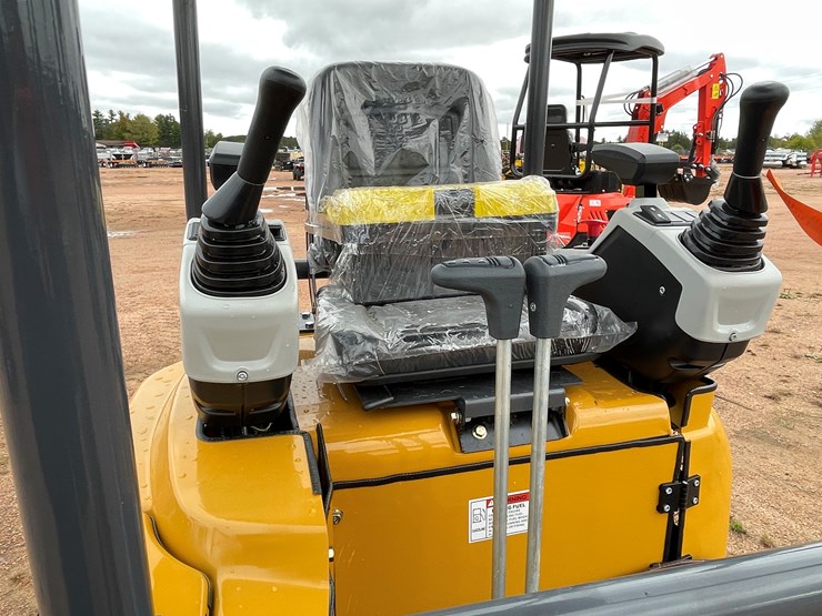 #1794-•-agt-qk18r-mini-excavator-image-41