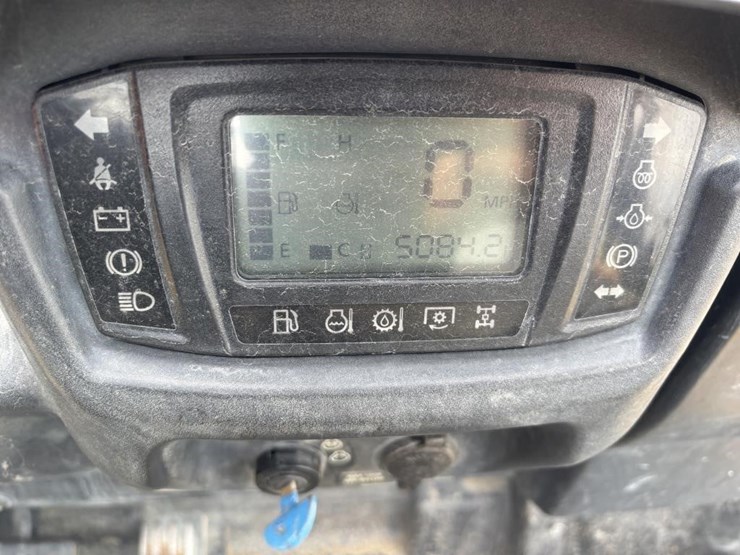 2019-kubota-rtvx1140-image-17