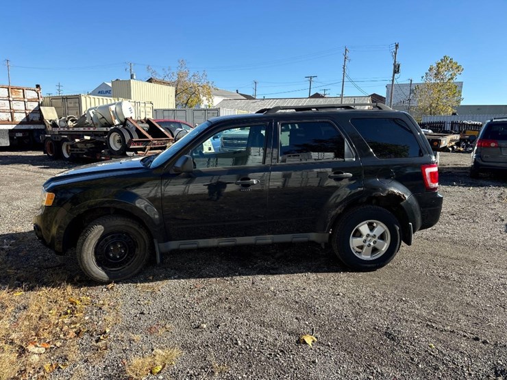 2011-ford-escape-xlt-image-1