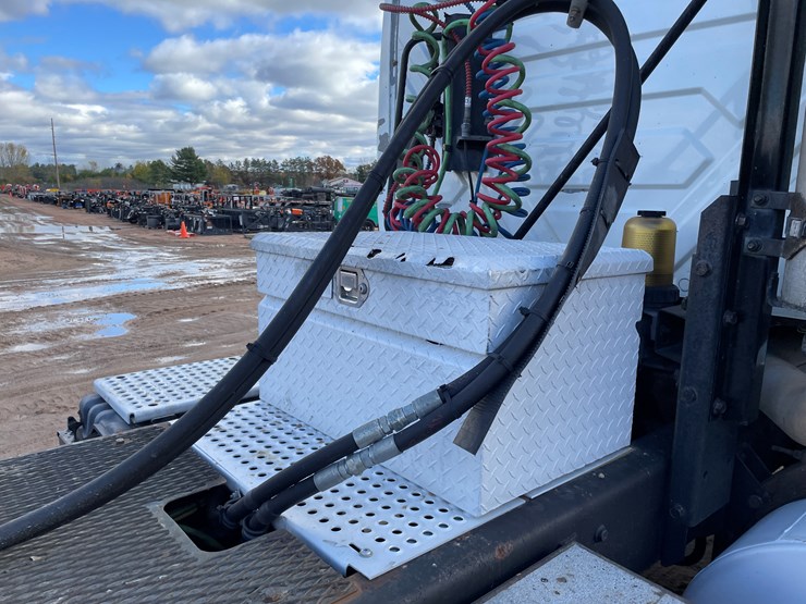 2007-international-8600-image-10