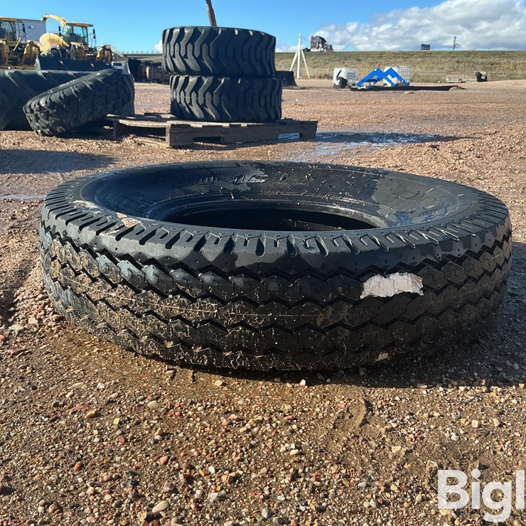 Duro HF-506 7.50-16 Tire