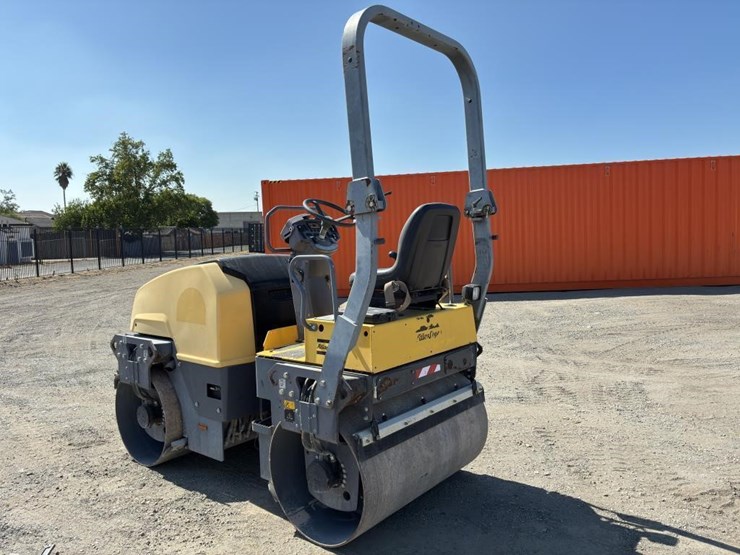 2015-dynapac-cc1200-image-4