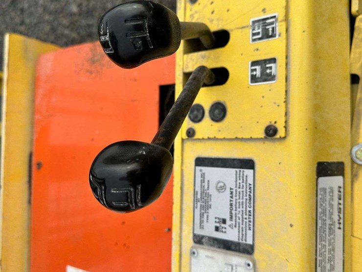 hyster-w30xta-electric-forklift-image-4