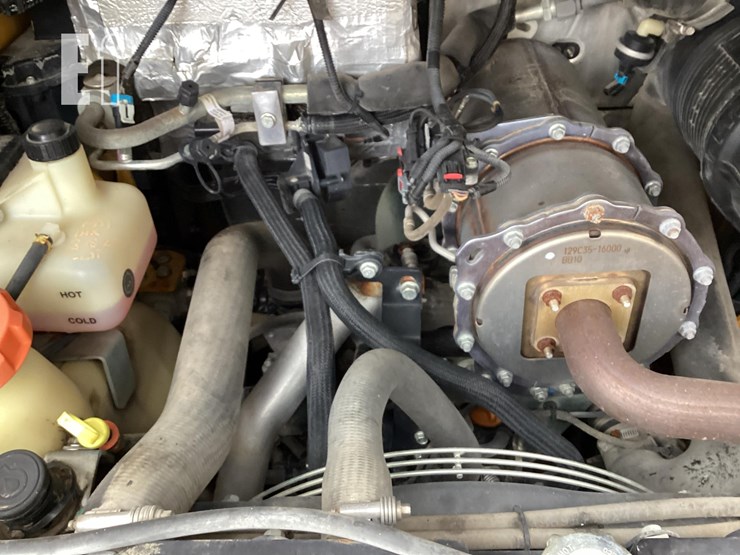 2020-deere-317g-image-13