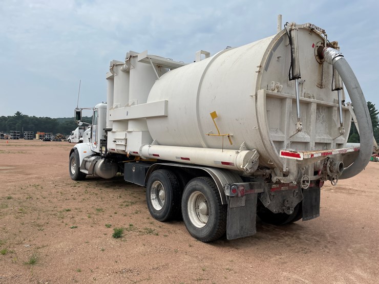 2011-peterbilt-365-image-15