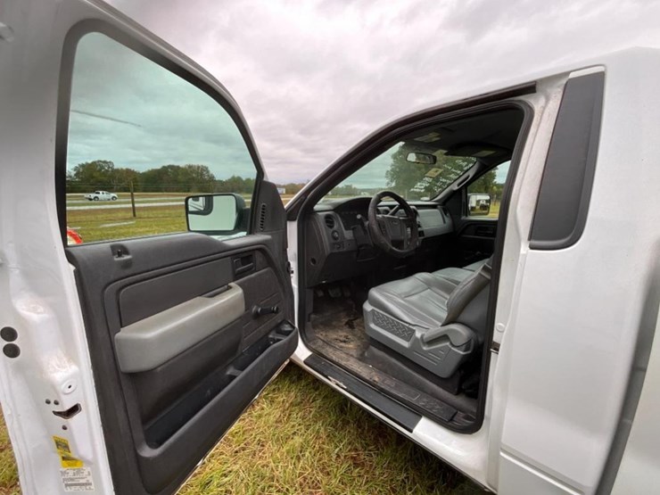 2014-ford-f150-xl-image-13