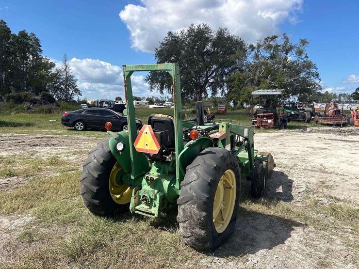 john-deere-2040-image-3