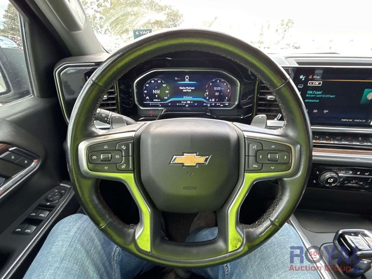 2023-chevrolet-1500-image-14