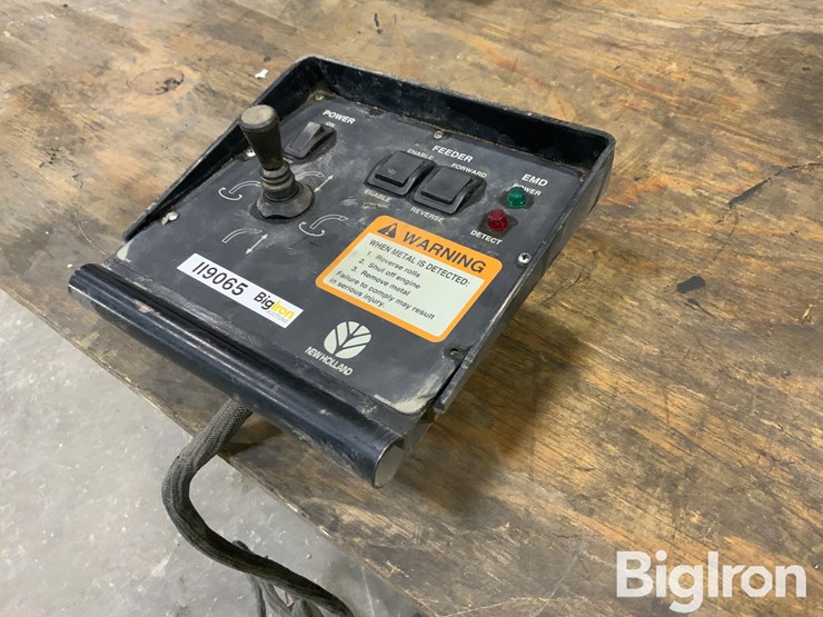 new-holland-corn-chopper-monitor-image-1