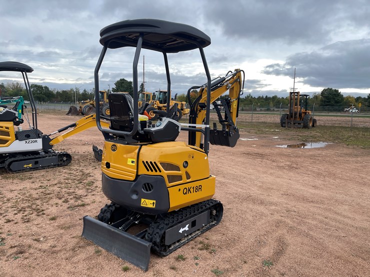 #1795-•-agt-qk18r-mini-excavator-image-5