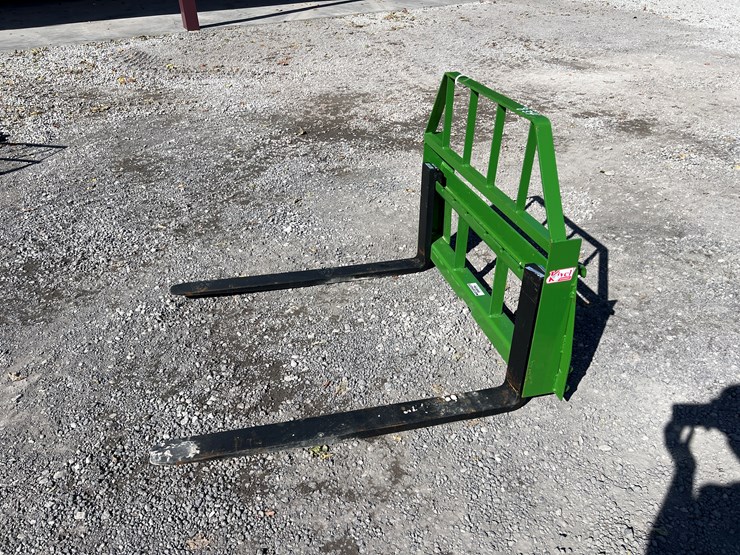 #834-•-unused-kivel-euro-mount-pallet-forks-image-1