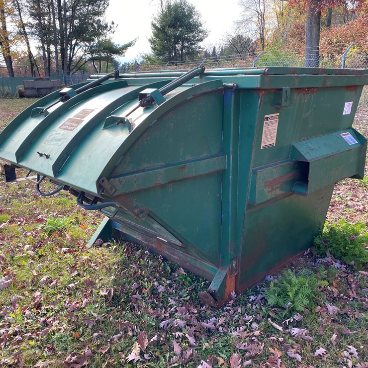 #3640 • Ameri-Pac AP-600 Trash Container