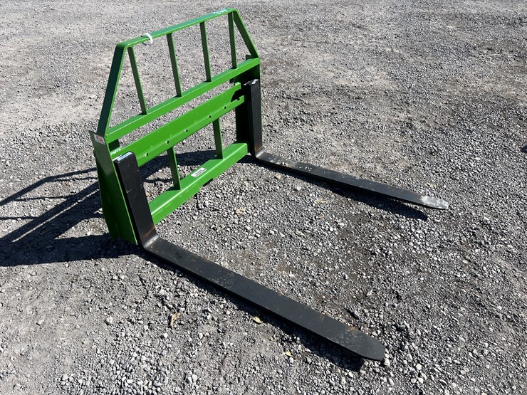 #834-•-unused-kivel-euro-mount-pallet-forks-image-3