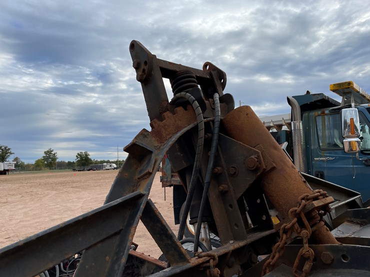 2006-international-7400-image-58