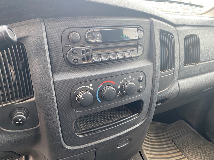 2003-dodge-ram-3500-image-25