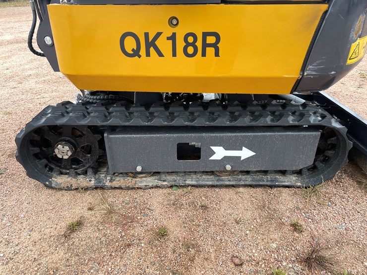 #1795-•-agt-qk18r-mini-excavator-image-9