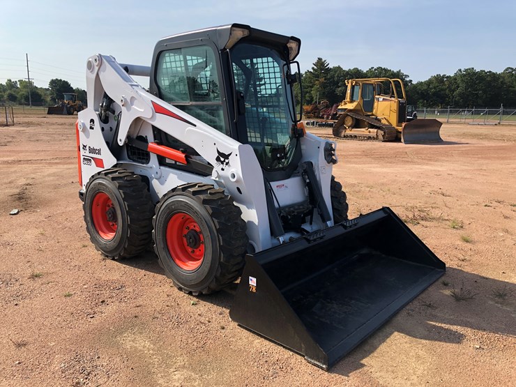 2014-bobcat-s650-image-4