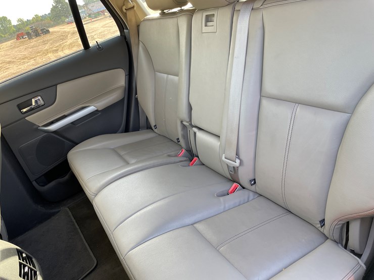 2013-ford-edge-image-31