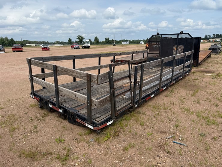 #3190-•-22’-steel-flatbed-image-6