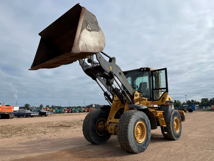 2015-volvo-l70h-image-103