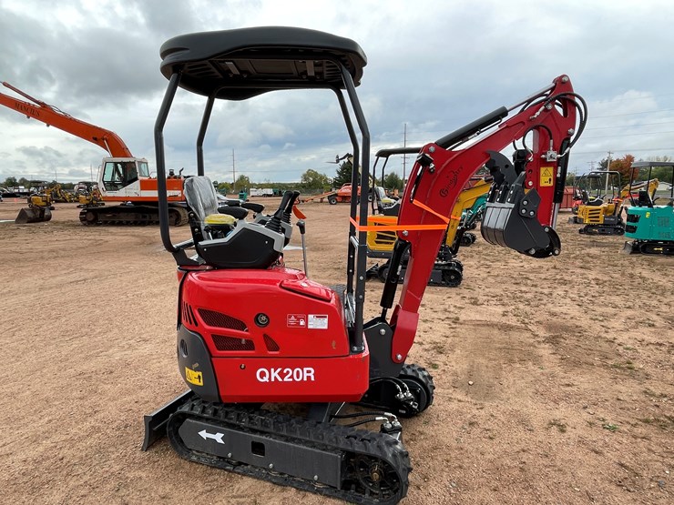 #1792-•-agt-qk20r-mini-excavator-image-4